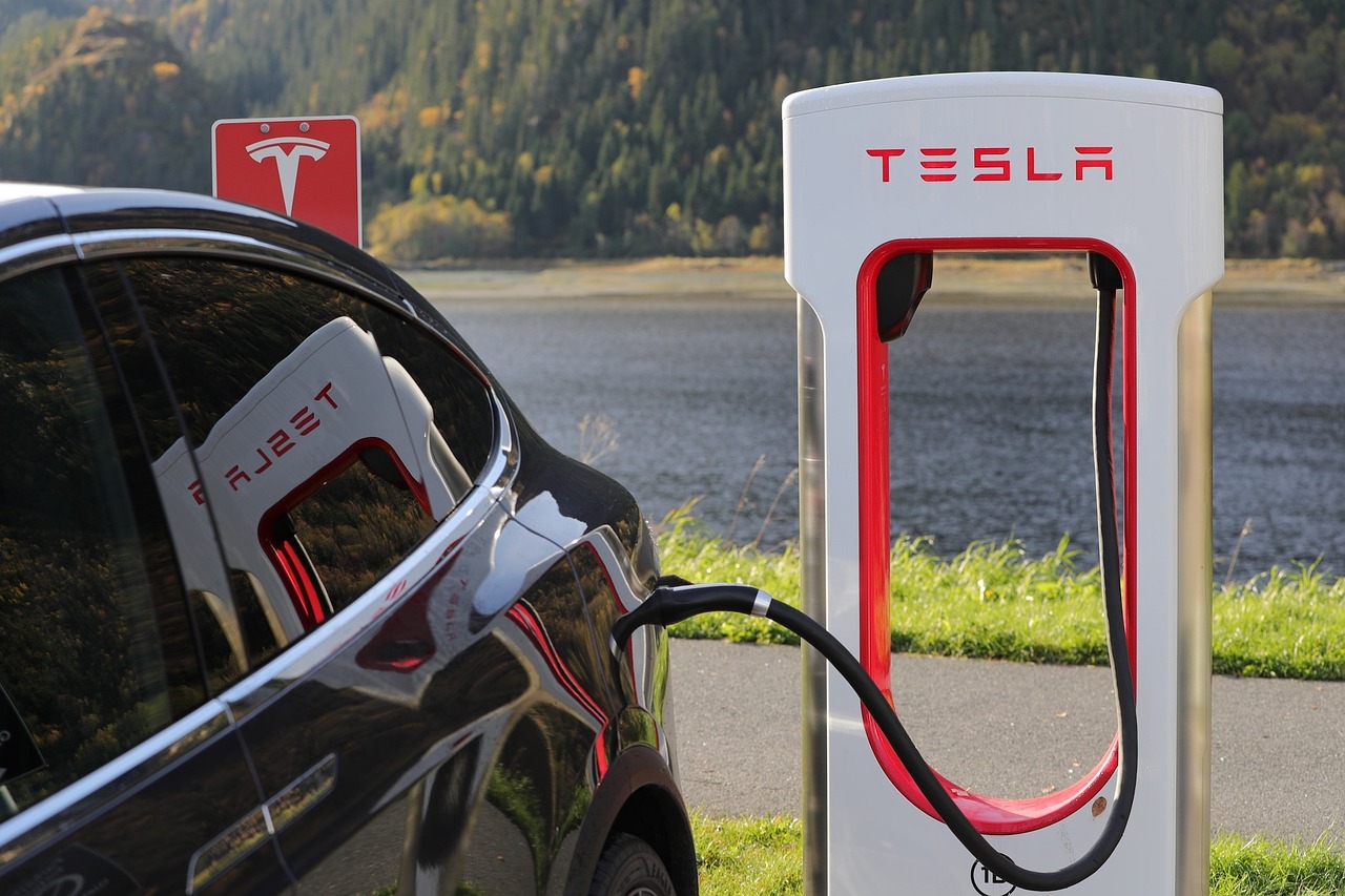 25 décembre 2024À la une Actualités Cybersécurité Enquête de la NHTSA : Tesla sous la loupe de la sécurité routière